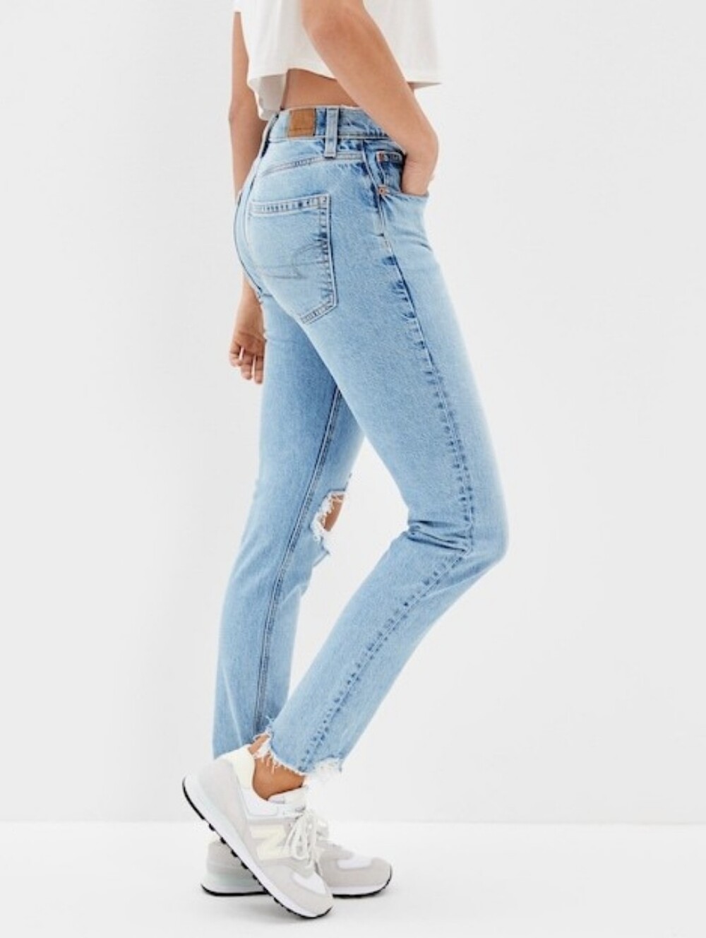 American Eagle Outfitters Light Wash 90s Skinny Distressed Jeans